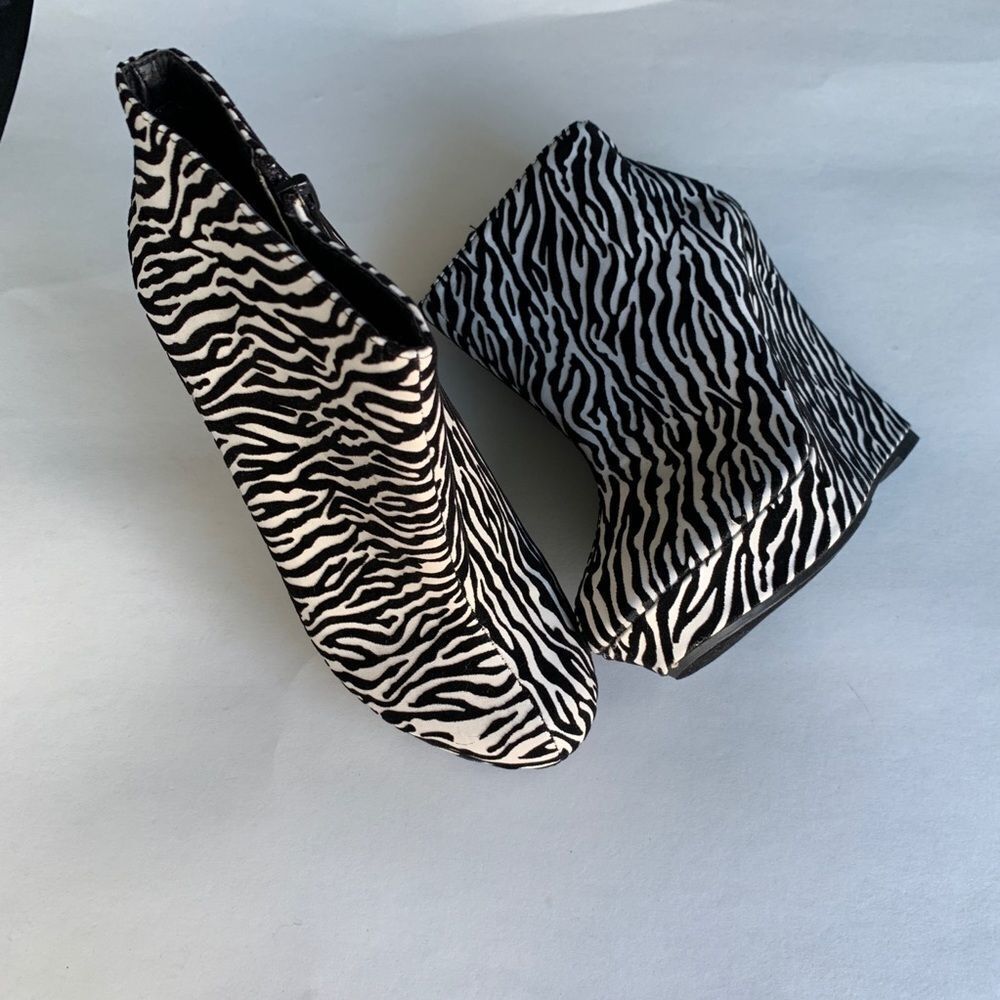 Mona Mia Women's 5.5 Zebra Platform Ankle Booties Clubwear Rave Cosplay New - Picture 5 of 5